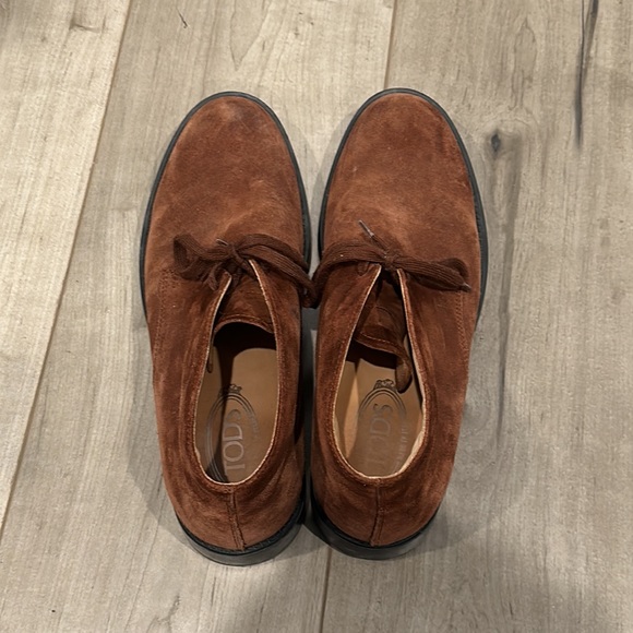 Tod’s Suede Chukka Boots - Picture 2 of 5